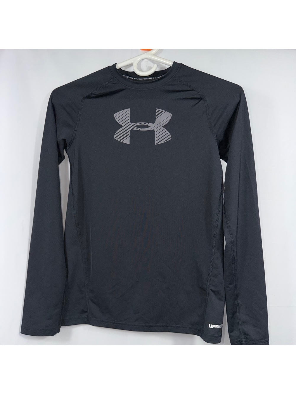 Under Armour Boys YLG Black HeatGear UPF 30+ Shirt